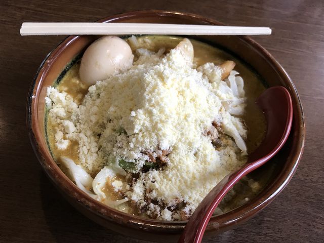 カレー味噌ラーメンチーズとっぴんぐ_蔵出し味噌 千代商店