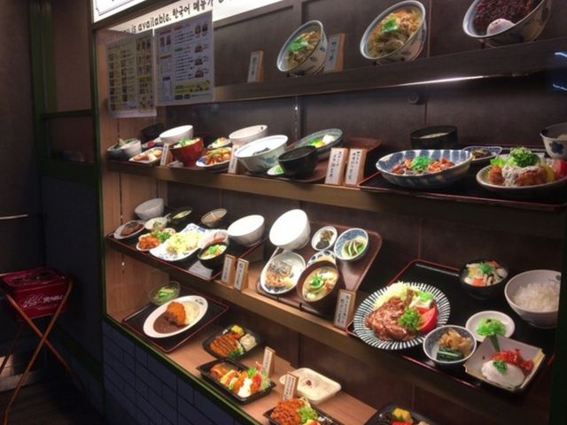 ショーケース_天神 わっぱ定食堂