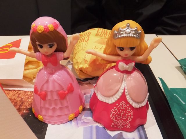 ハッピーセットに付いてくるリカちゃん_マクドナルド伊賀上野店