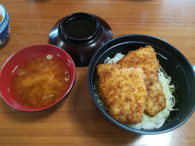 ソースカツどんご飯少な目_柏屋食堂