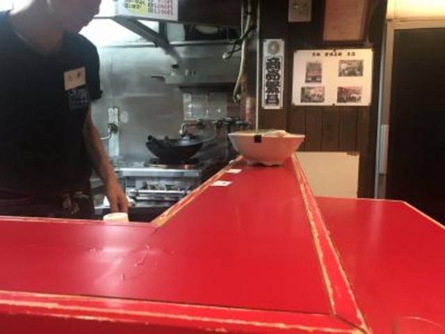カウンター席_末廣ラーメン本舗 秋田山王本店