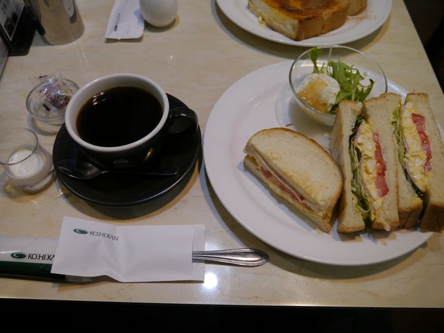 炭火焼コーヒーとホットサンド。_珈琲館本厚木店