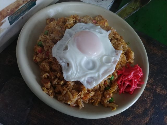 カレー炒飯700円_三富ラーメン