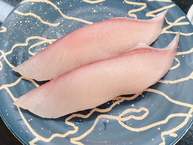 ぶり_築地直送 まくろ問屋 やざえもん