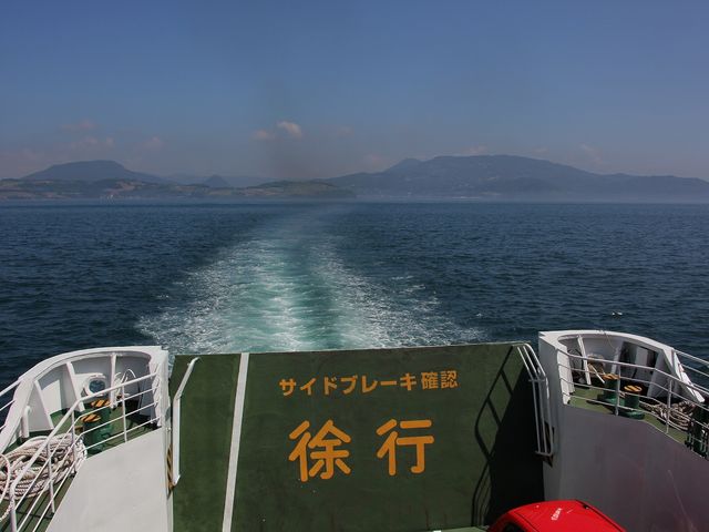 島原の山々が遠ざかっていきます。_島鉄フェリー