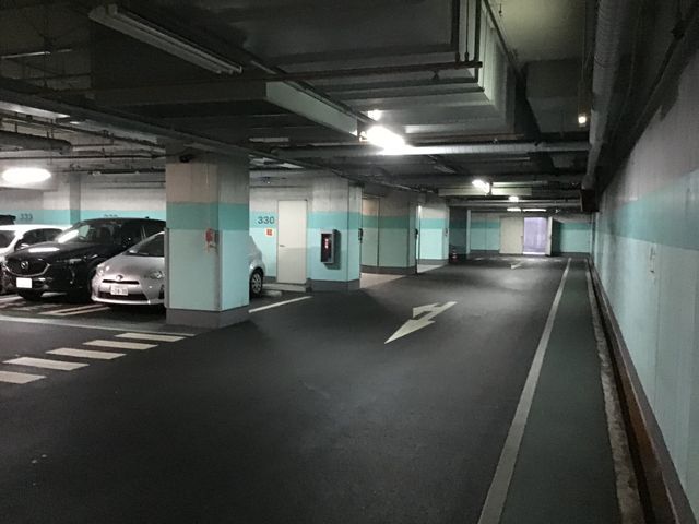 構内_県民広場地下駐車場