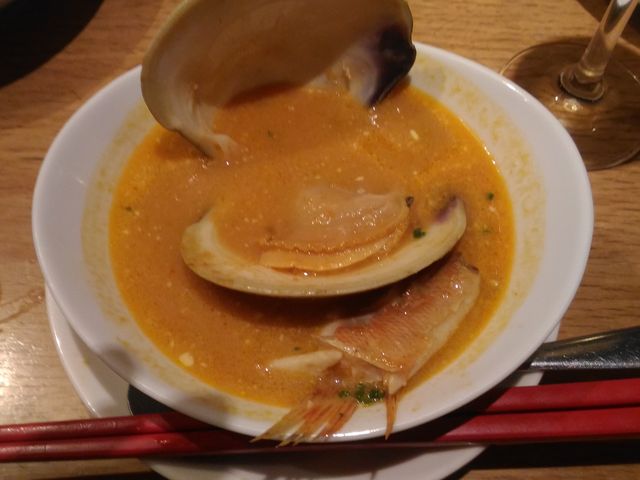 ブイヤベースのはまぐり_大衆ビストロ ガルニ