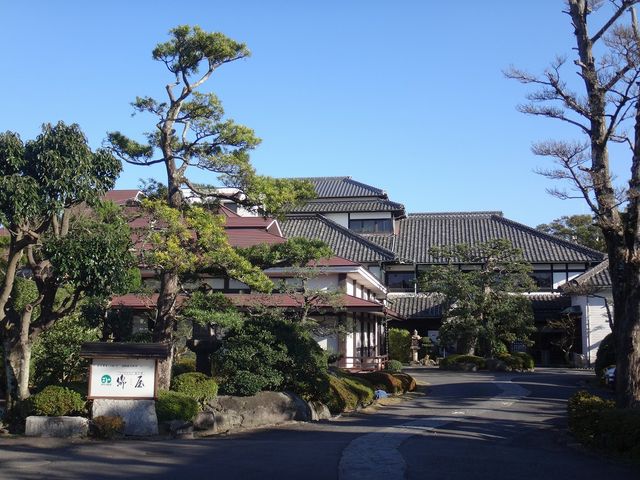 国の登録有形文化財の建物。_からつ温泉旅館綿屋