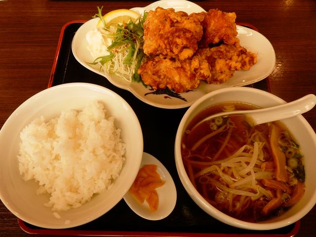 鳥の唐揚げ定食 1000円_しょうりゅう