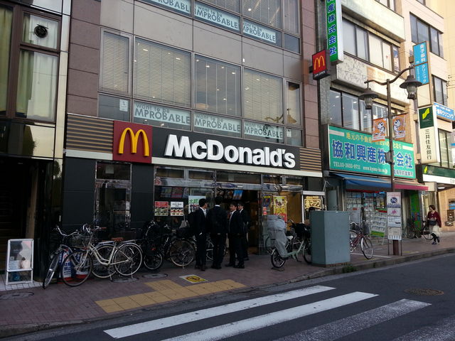 入り口_マクドナルド亀有北口店