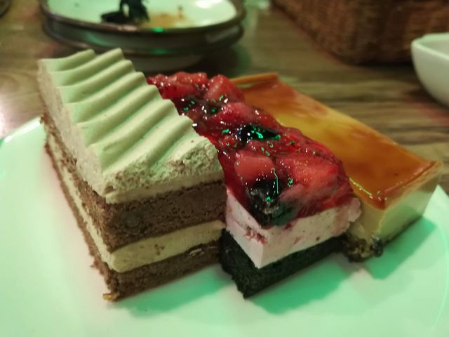ケーキ、これがまた美味しい!_シャロレ