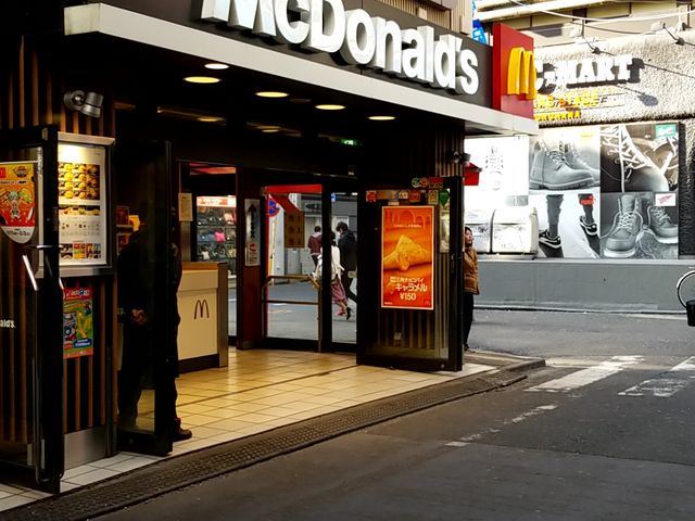 外観_マクドナルド横浜西口五番街店
