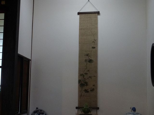 掛け軸も洒落ていて、雰囲気も抜群でした。_手打ちそば 二八