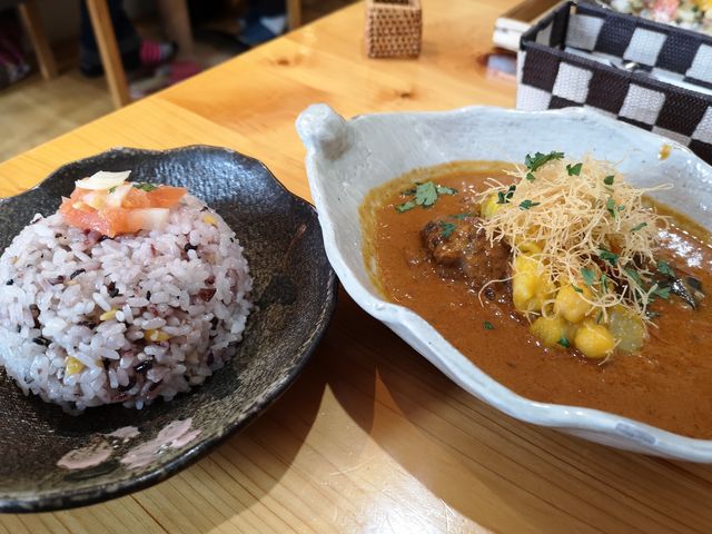 牛タンカレー。大きなタンが入ってて食べごたえあり。_森のレストラン