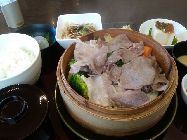 山麓セイロ膳1950円_箱根明か蔵