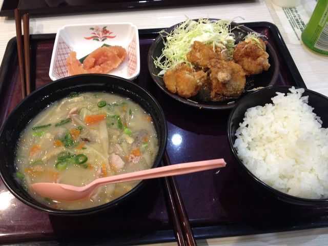 からあげは明太子ソースをかけてもらう事ができます。_やまや食堂