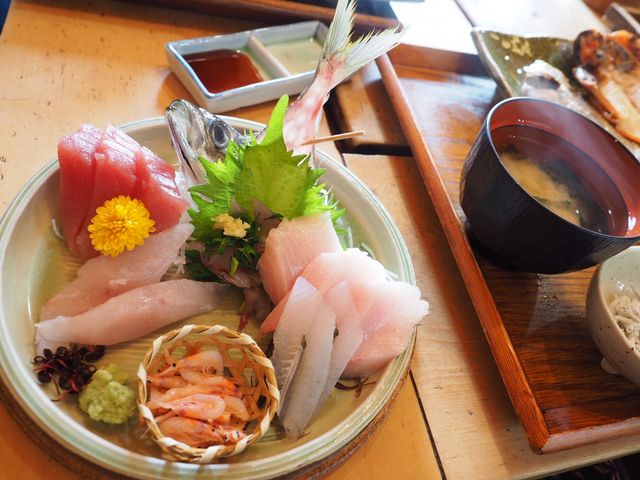 新鮮なお刺身 美味しかったです_囲炉茶屋