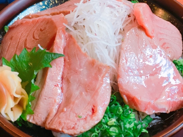 頭トロ炙り丼!_本家鮪屋