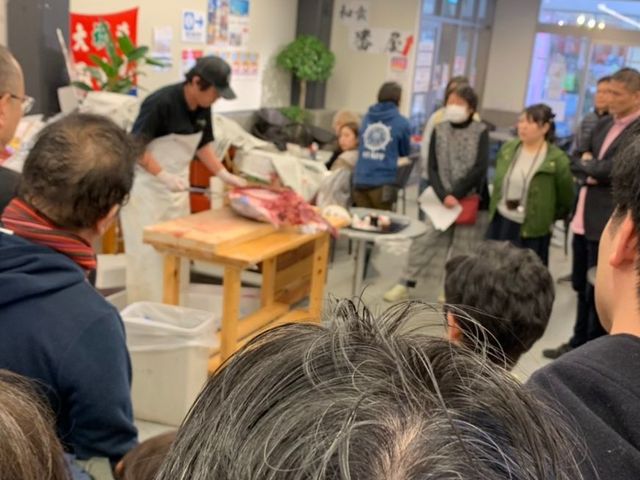 マグロの解体ショー_フィッシャーマンズワーフ白浜