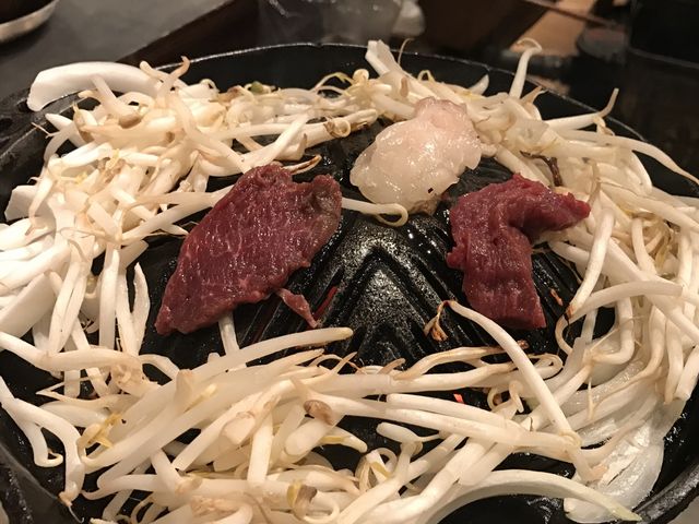 生ラムと蝦夷鹿_生ラムジンギスカン 山小屋