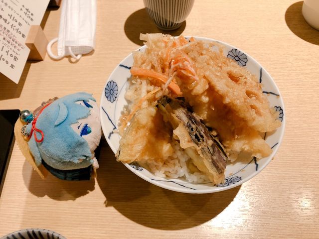 野菜天丼がけっこうボリュームありました_そば処かざこし