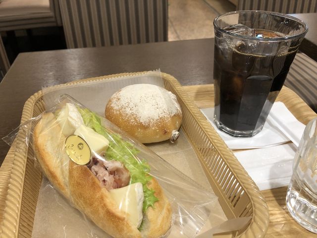 390円セットとハード系のパンを_カスカードさん プラザ店