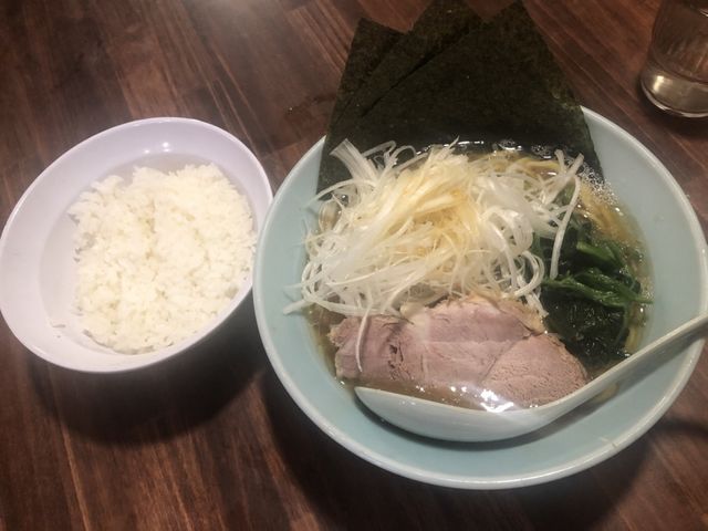 家系らーめんはご飯がおいしいです_横浜家系らーめん 家丸
