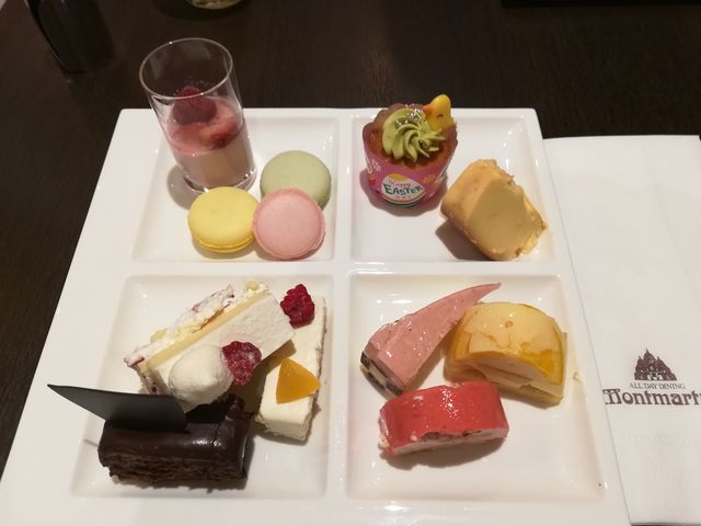 おすすめのマカロン、苺ショート、ビターなガナッシュケーキ_モンマルトル