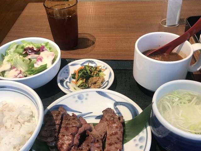 ランチ_新宿ねぎし 八重洲店