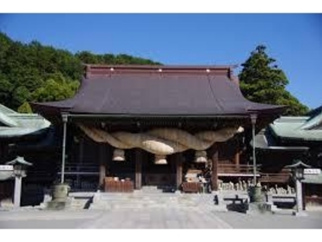 立派なしめ縄です_宮地嶽神社