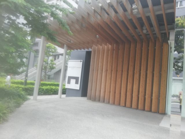 この先に入り口_WHAT MUSEUM