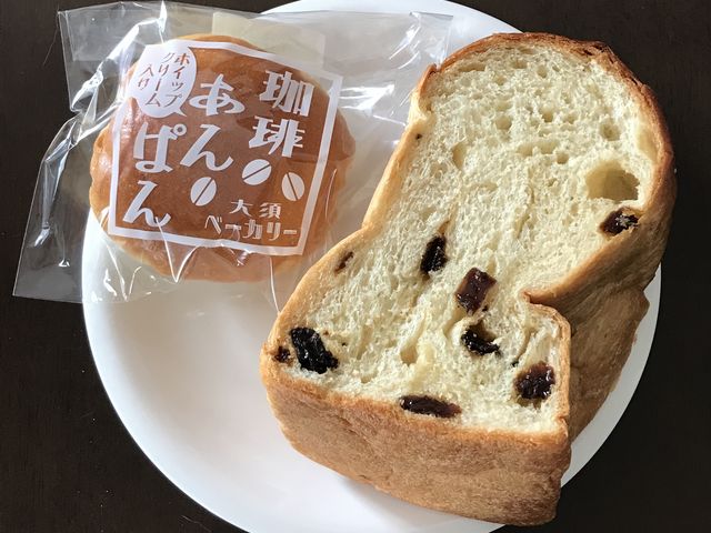 珈琲あんぱんとふわふわぶどうパン_大須ベーカリー