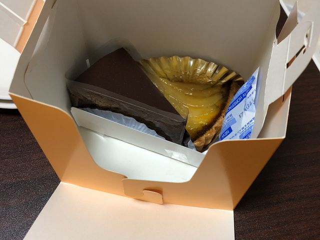 チョコケーキとタルト_ププリエ