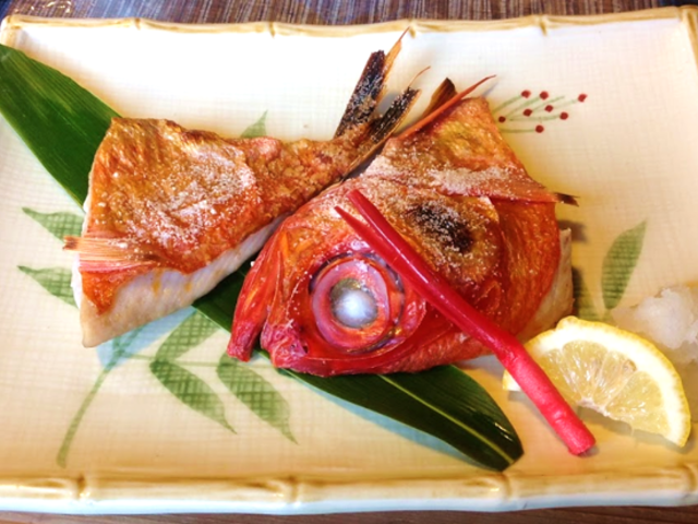 皮はパリパリ身はふっくら身離れの良さは鮮度の証です!_松