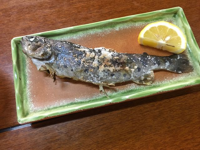 山女の塩焼きは美味しかったです。_木郷滝自然つりセンター