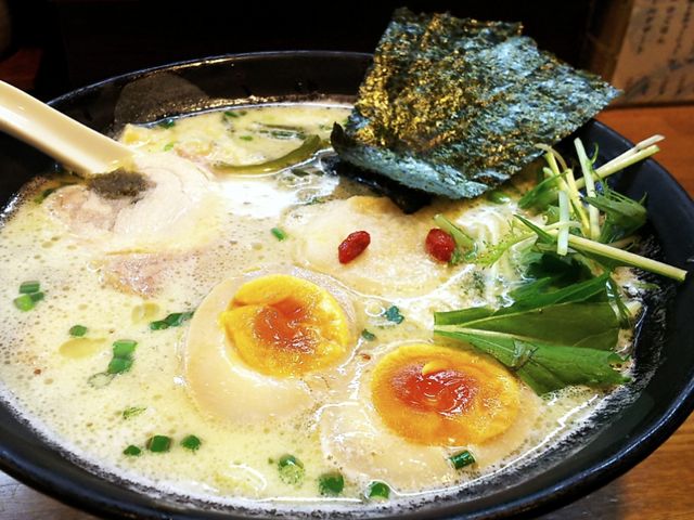 濃厚でクリーミーな特選熟成塩ラーメン。美味しかった。_らーめん しおの風