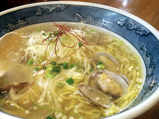 コクと旨味のあさりラーメン。ヘルシーです。_らーめん しおの風