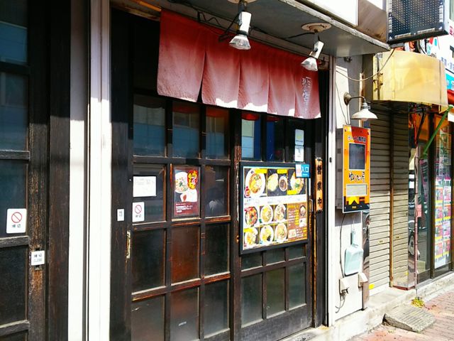赤羽駅からすぐ。レトロならーめん屋さん。_ゆうひ屋
