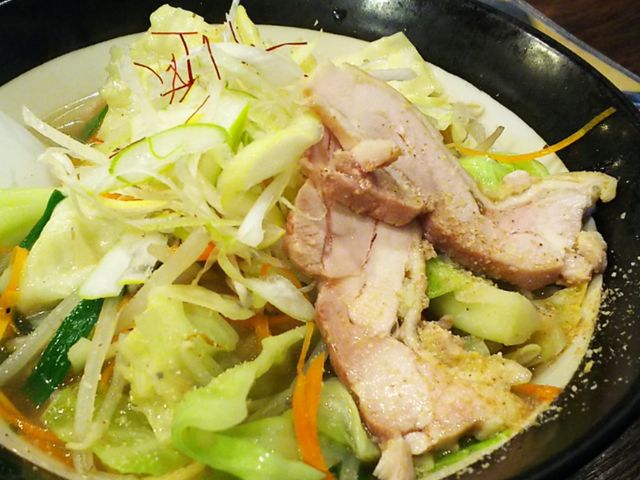 野菜たっぷりとりしおそば。赤羽の人気ラーメン店。_焙煎汐蕎麦処 金字塔