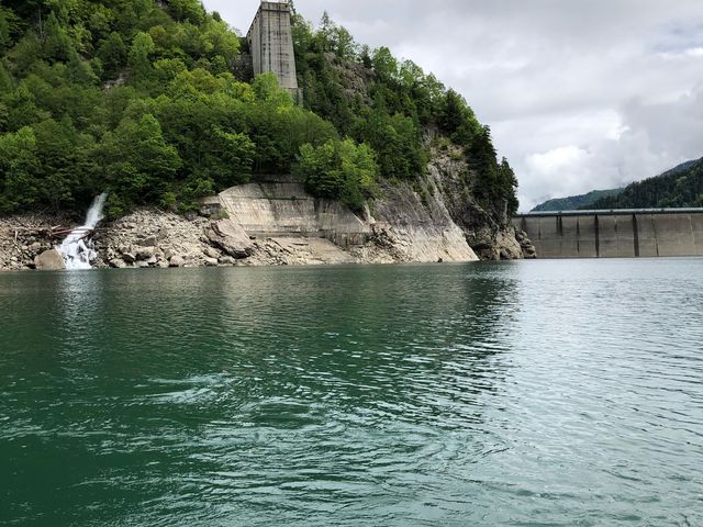 ぷぅさんの黒部湖遊覧船 ガルべの投稿写真1