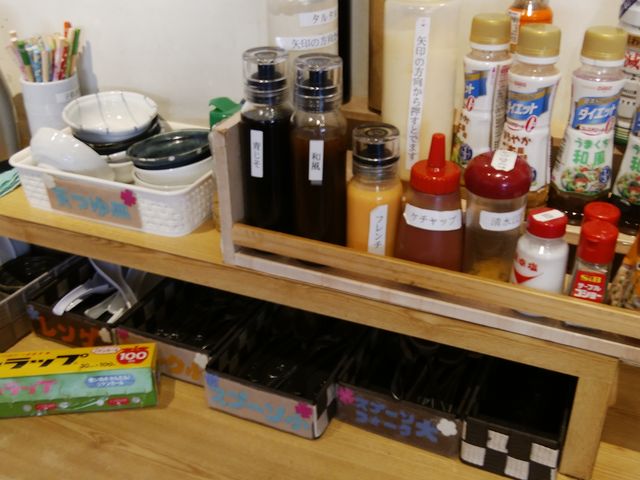 調味料台_まいどおおきに 清水江尻食堂