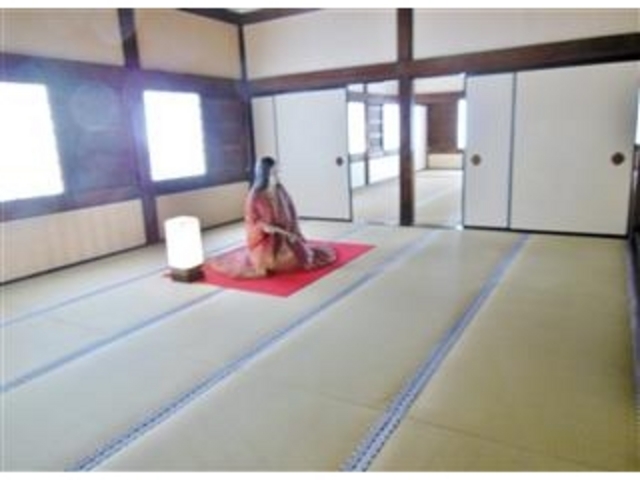 姫路城「化粧櫓の千姫像」_姫路城化粧櫓