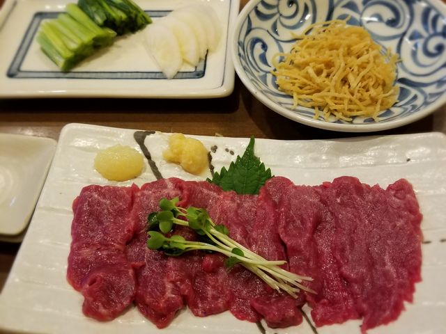 馬刺し(1,100円)
_安曇野そば処 青崎