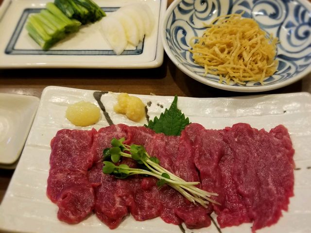 馬刺し_安曇野そば処 青崎