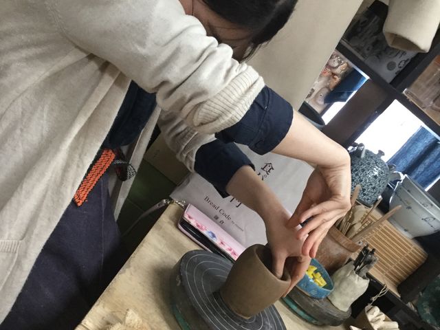 まず形を整えて、高さをだすために土を注ぎ足してくれました!_手づくり工房 一の蔵