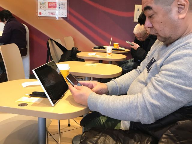 コンセント無し_マクドナルド西大井駅前店