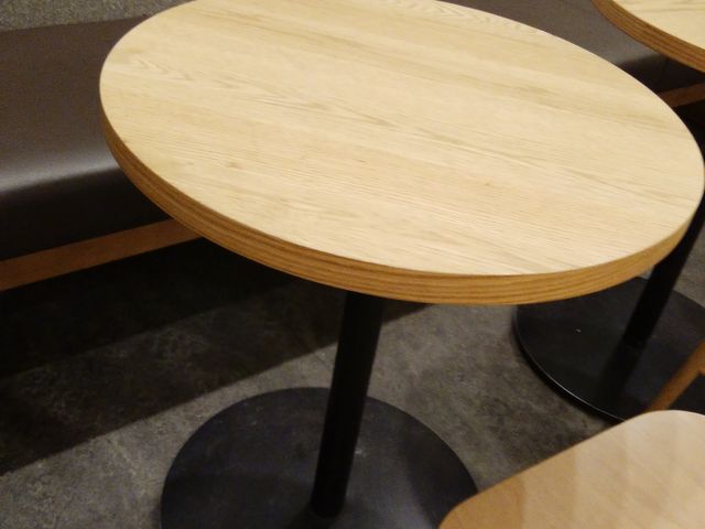 テーブル席_スターバックス・コーヒー アピタ静岡店
