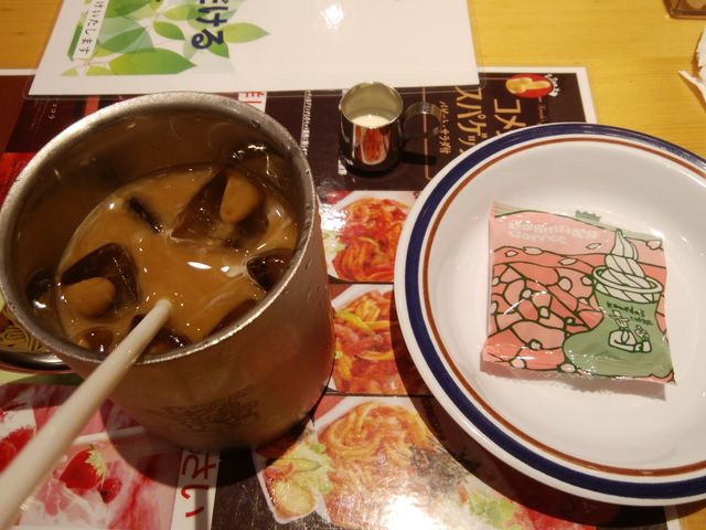 この美味しいアイスコーヒーを煙草をくゆらせながら頂きたいものです。_コメダ珈琲店 浅草橋駅前店
