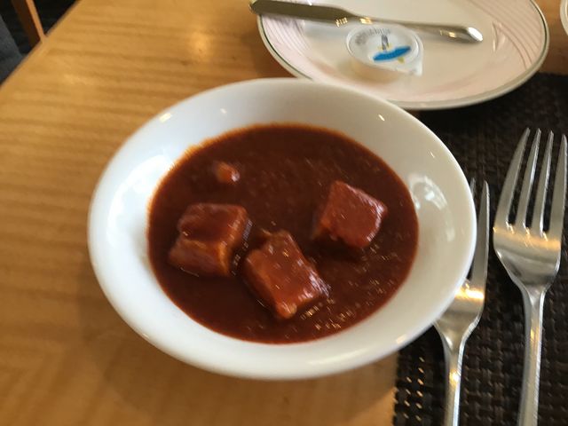 おかわり自由 のカレー。
この日は3種類提供がありました。_シェフズテーブル ANAホリデイ・イン仙台
