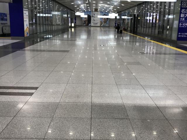 誰ひとりいない品川駅新幹線口_東海道新幹線品川駅
